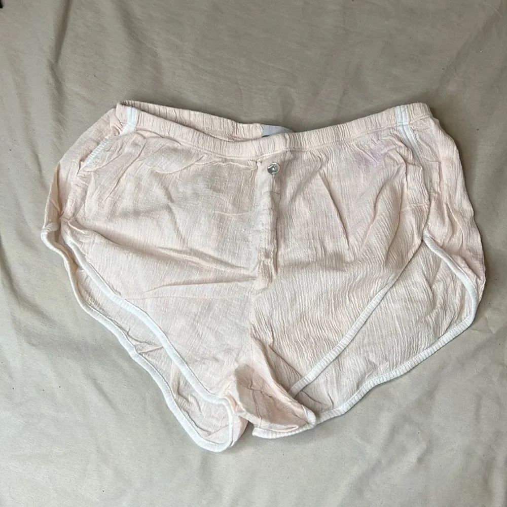Baby pink and white sleep shorts by skin size 1